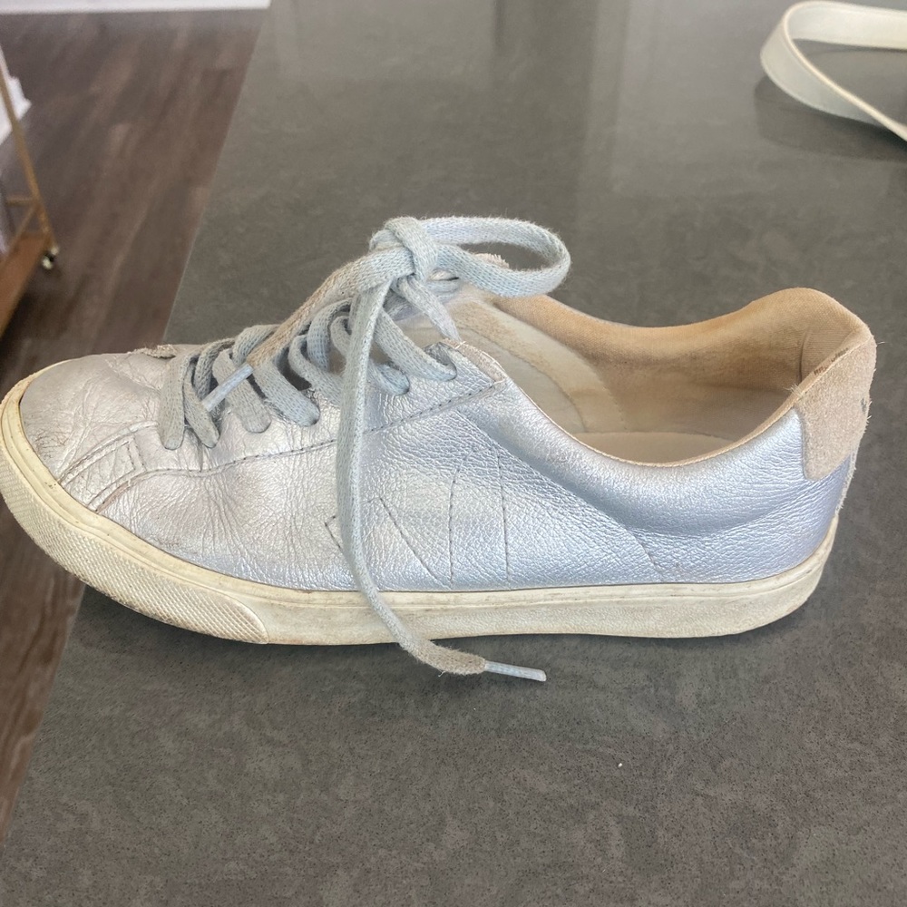 Silver Vejas - image 2